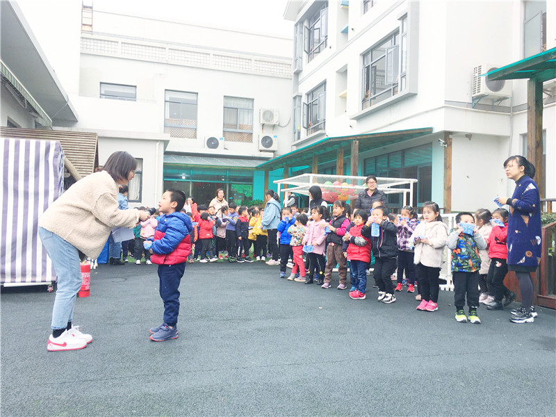 泰安幼儿园开展2019学年第一学期消防疏散演练活动